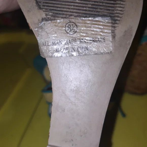 Wedge sandals - Picture 3 of 3